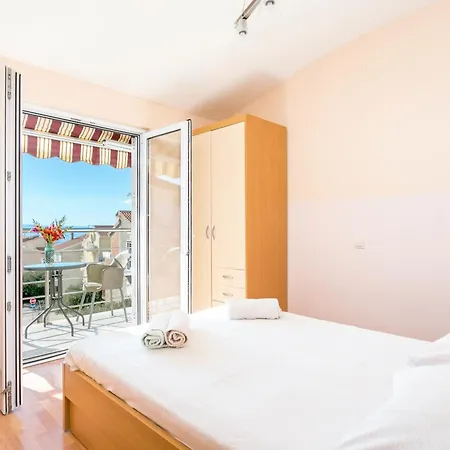 Apartments By The Sea Tucepi, Makarska - 22384 Exterior photo