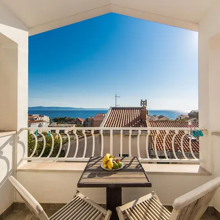 Apartments By The Sea Tucepi, Makarska - 22384 Exterior photo