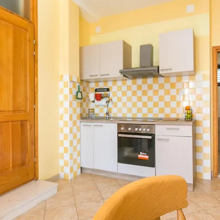 Apartments By The Sea Tucepi, Makarska - 22384 Room photo