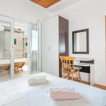 Apartments By The Sea Tucepi, Makarska - 22384 Room photo
