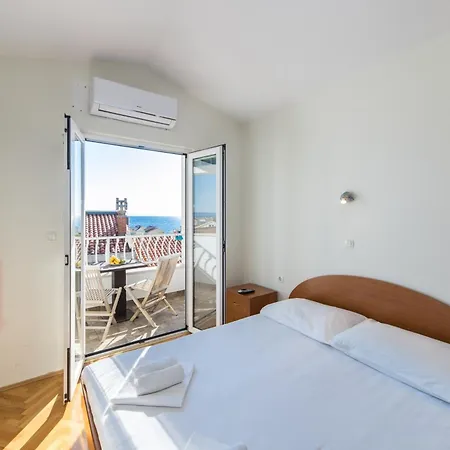 Apartments By The Sea Tucepi, Makarska - 22384 Room photo