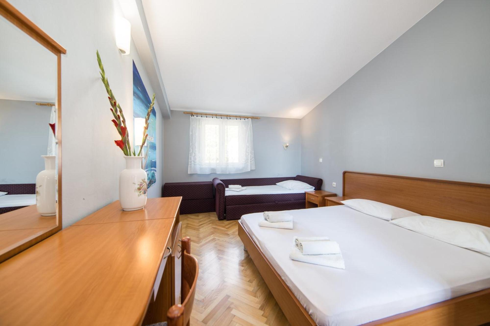 By The Sea Tucepi, Makarska - 22384 Appartement