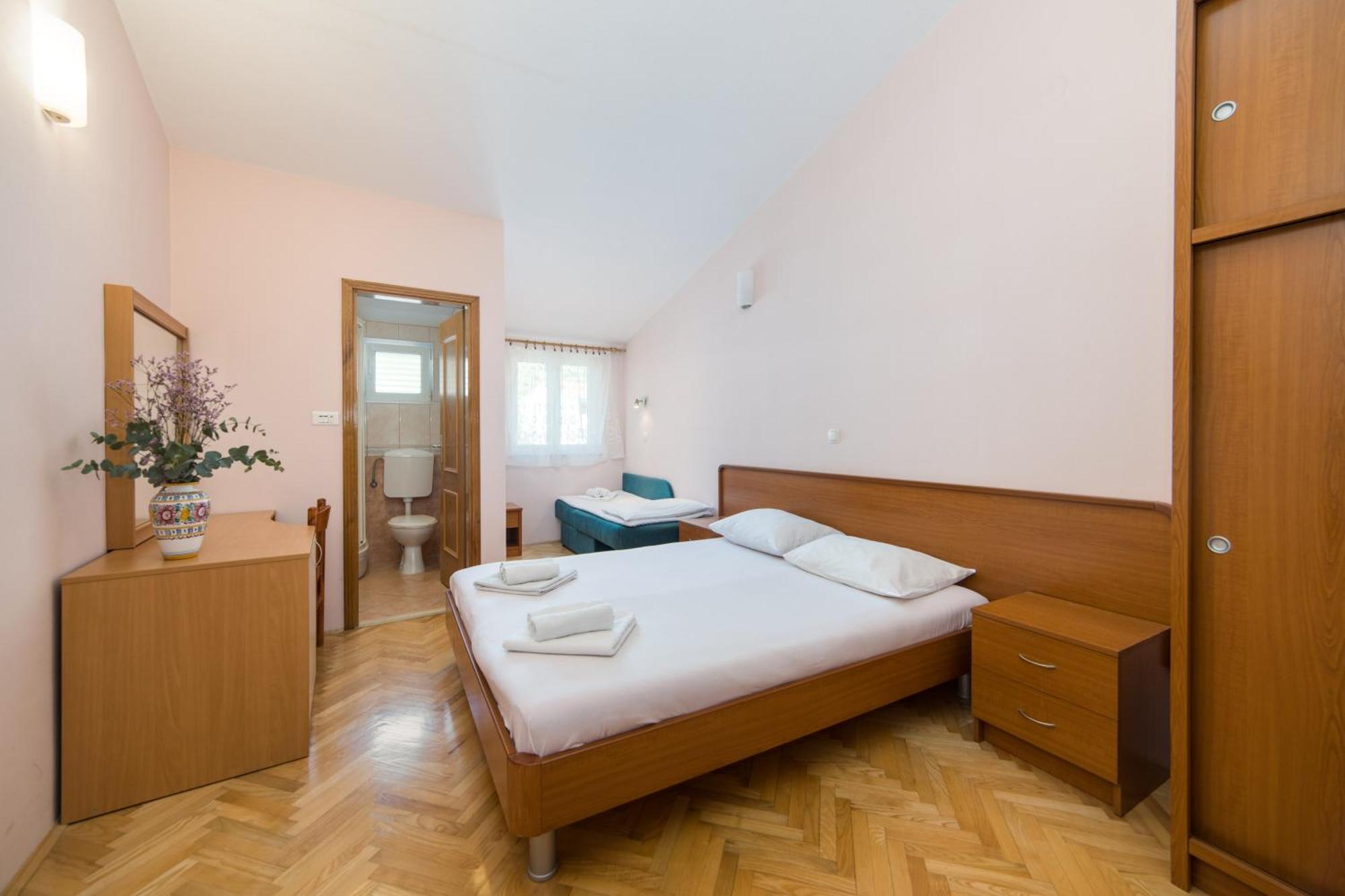 By The Sea Tucepi, Makarska - 22384 Appartement