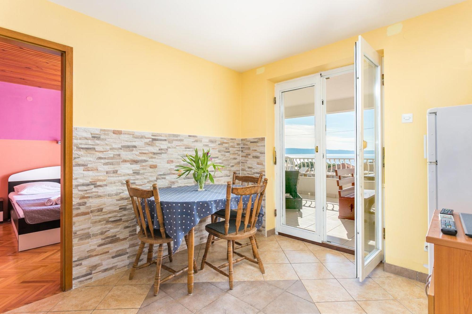 Appartement By The Sea Tucepi, Makarska - 22384 *