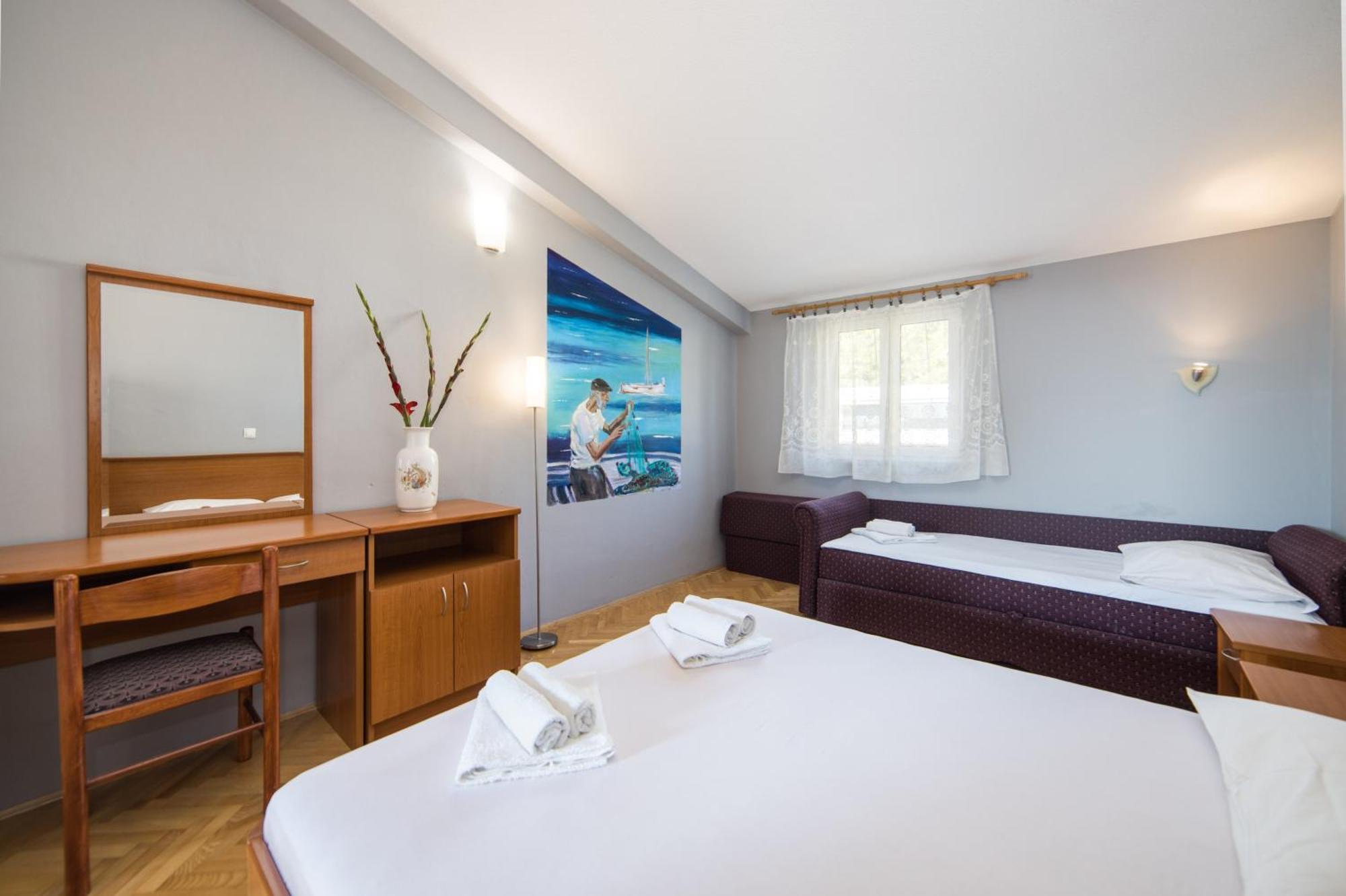 By The Sea Tucepi, Makarska - 22384 Appartement *